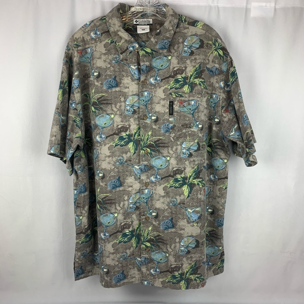 Columbia Hawaiian short sleeve button down shirt